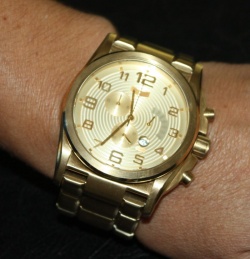 Goldene Damen-Armbanduhr